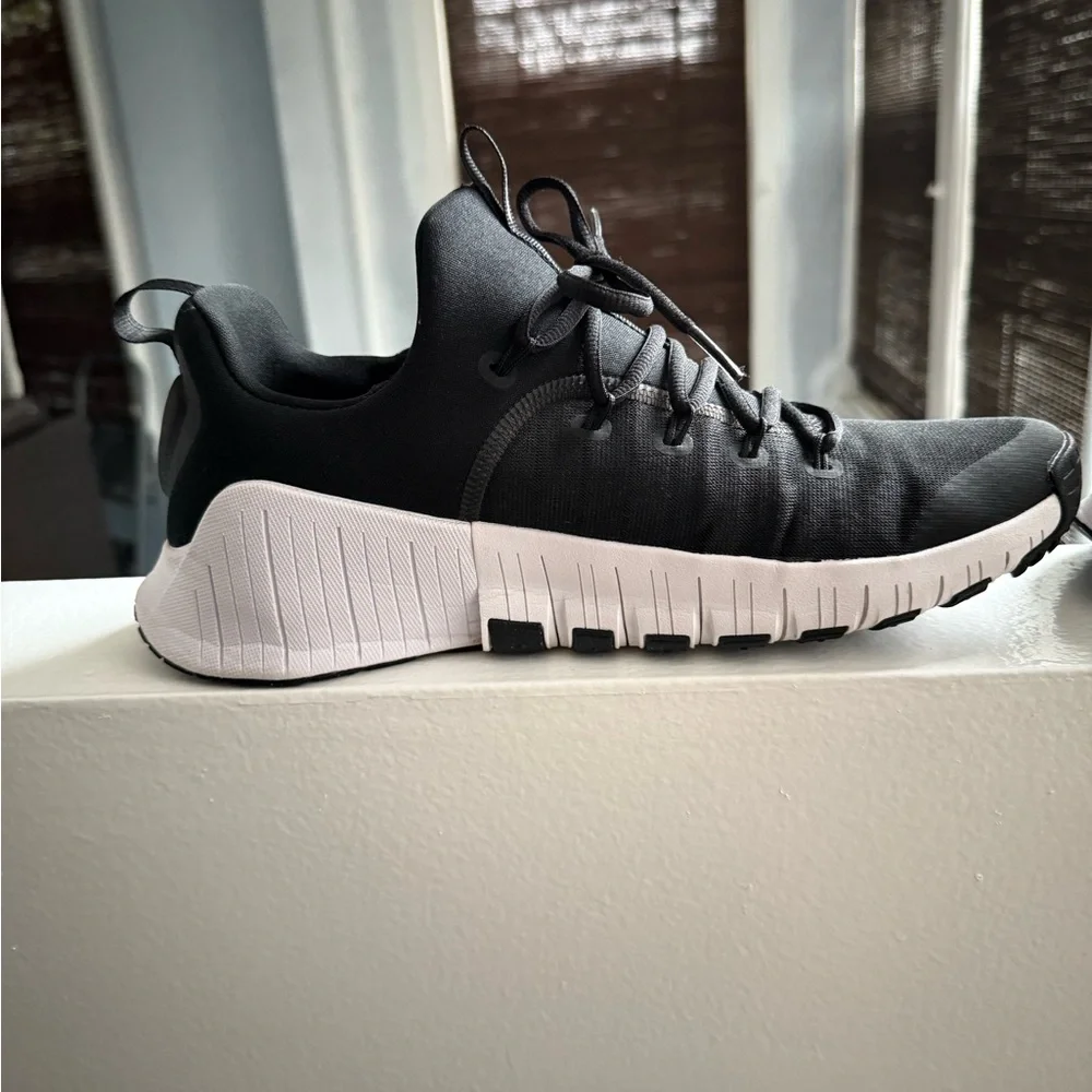 Nike Dual-Tone Athletic Shoes - Picture 4 of 7